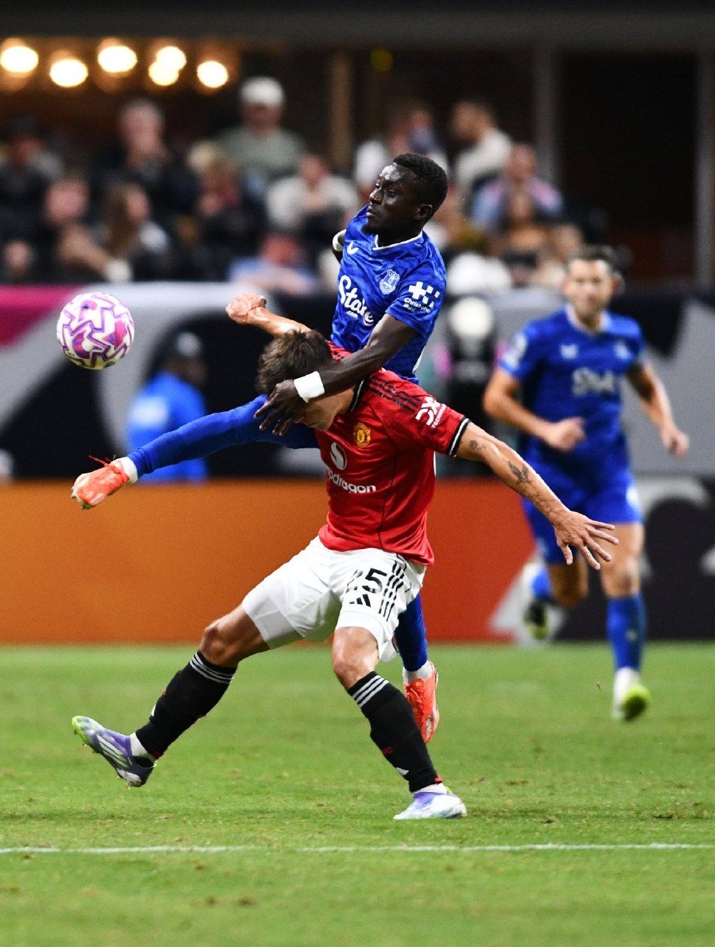 球盟会官方-曼联飞机在慕尼黑坠毁