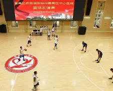 抢眼表现!篮球赛场球员扣篮精彩视频