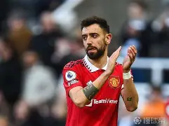 曼联中场关键传球,协助球队取胜的是谁